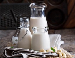 Cách làm sữa hạt điều đơn giản mà ngon tại nhà